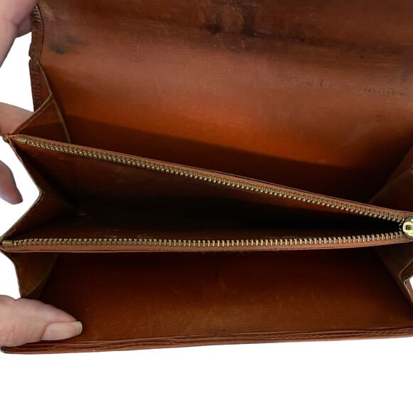 Louis Vuitton Brown Sarah Epi Wallet - Picture 10 of 12